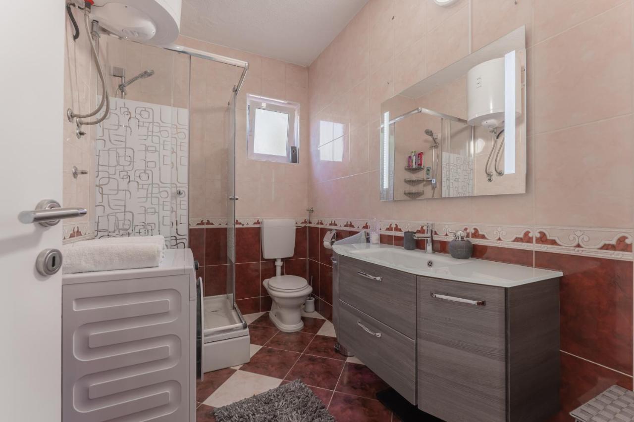 Apartman Lana Vidikovac ซาดาร์ ภายนอก รูปภาพ