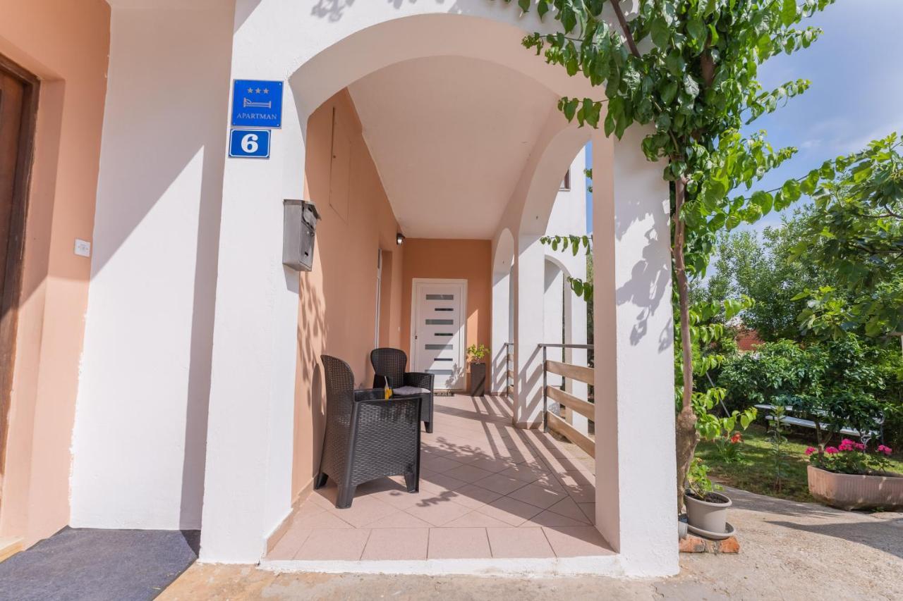 Apartman Lana Vidikovac ซาดาร์ ภายนอก รูปภาพ