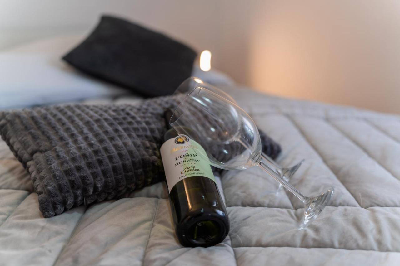 Apartman Lana Vidikovac ซาดาร์ ภายนอก รูปภาพ