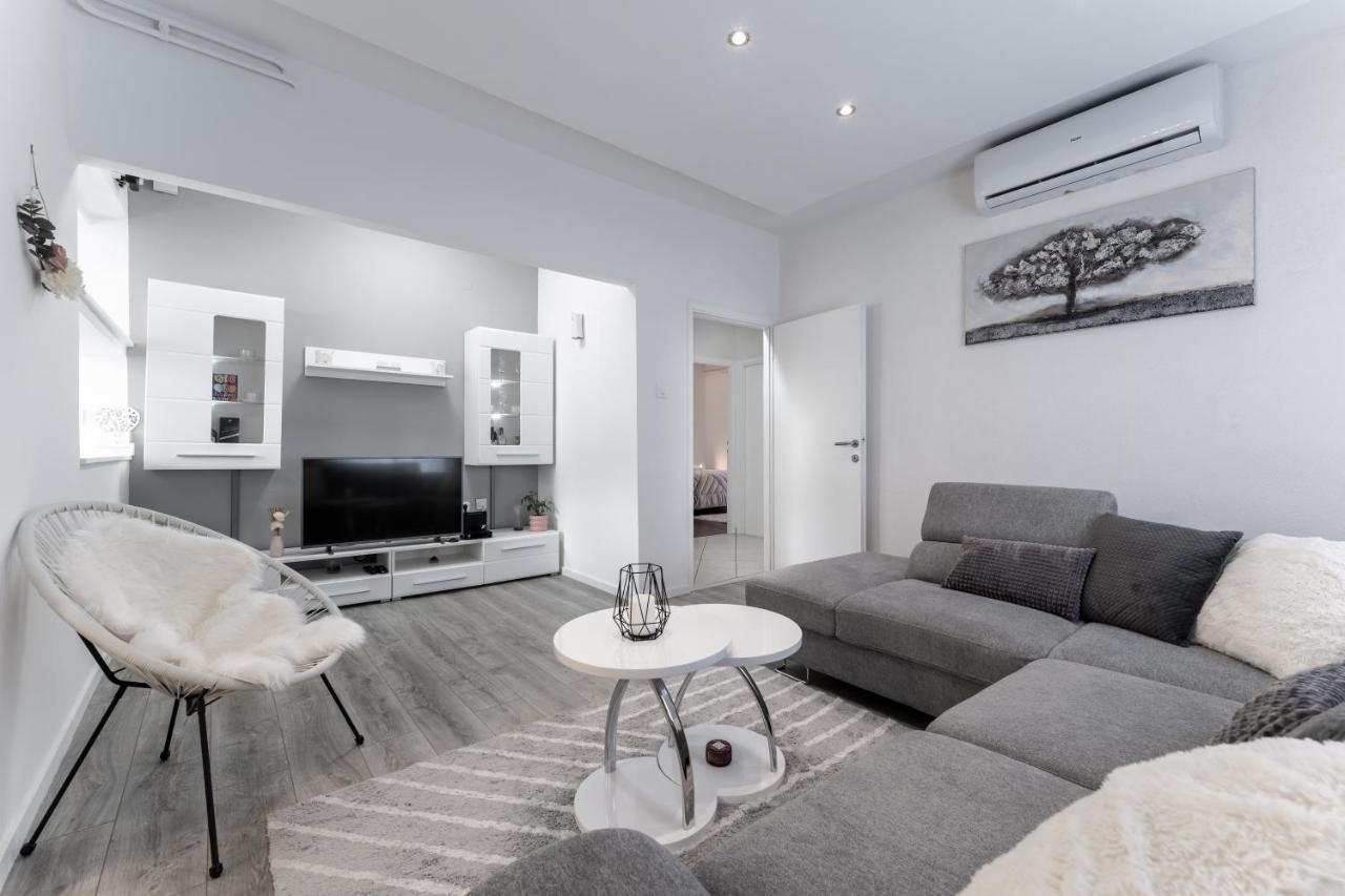 Apartman Lana Vidikovac ซาดาร์ ภายนอก รูปภาพ