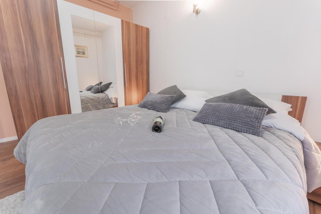 Apartman Lana Vidikovac ซาดาร์ ภายนอก รูปภาพ