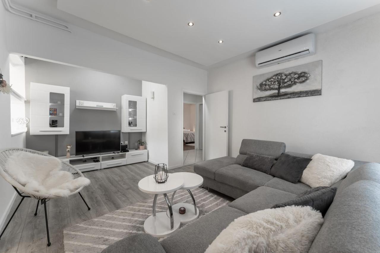 Apartman Lana Vidikovac ซาดาร์ ภายนอก รูปภาพ