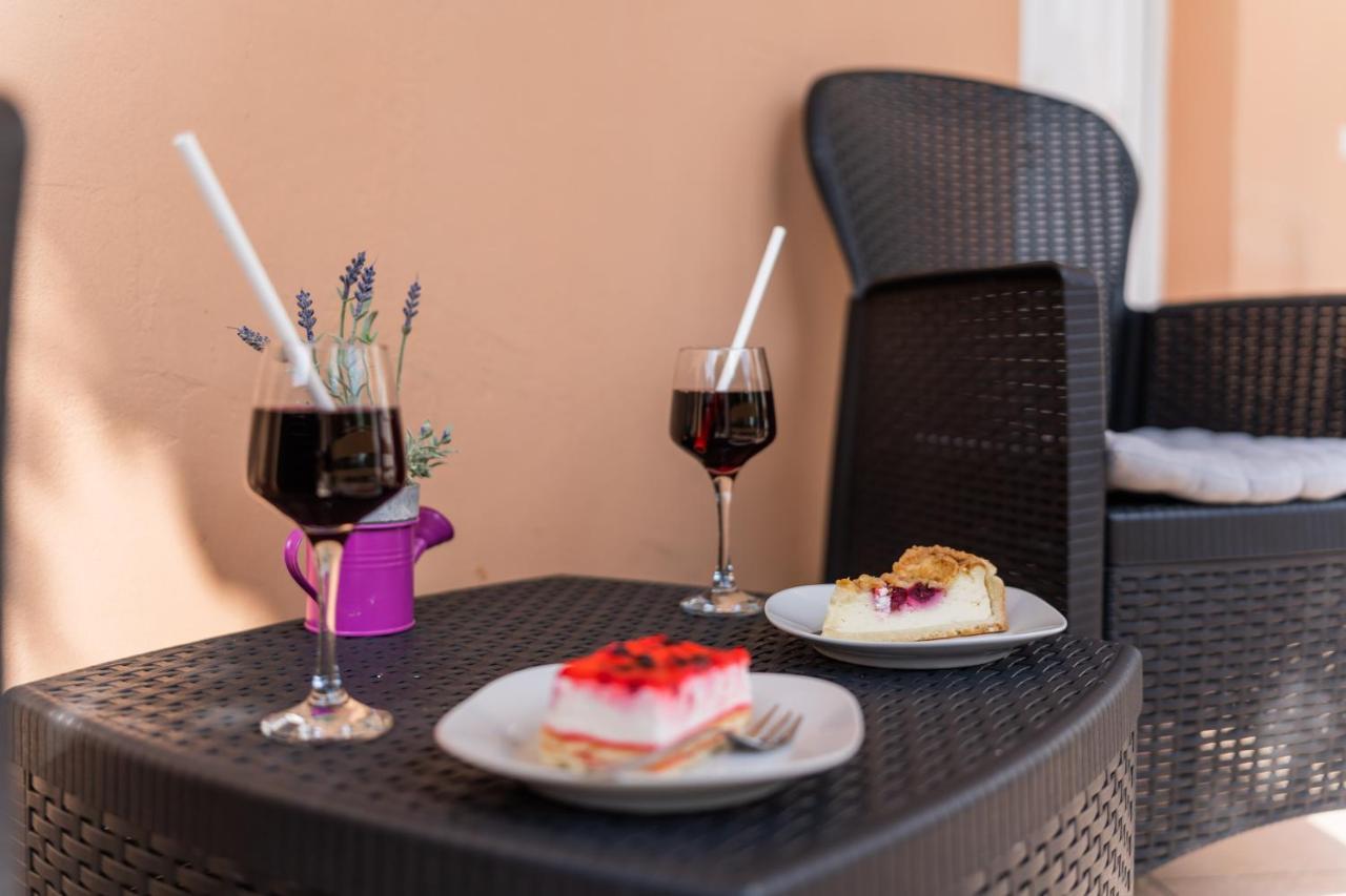 Apartman Lana Vidikovac ซาดาร์ ภายนอก รูปภาพ