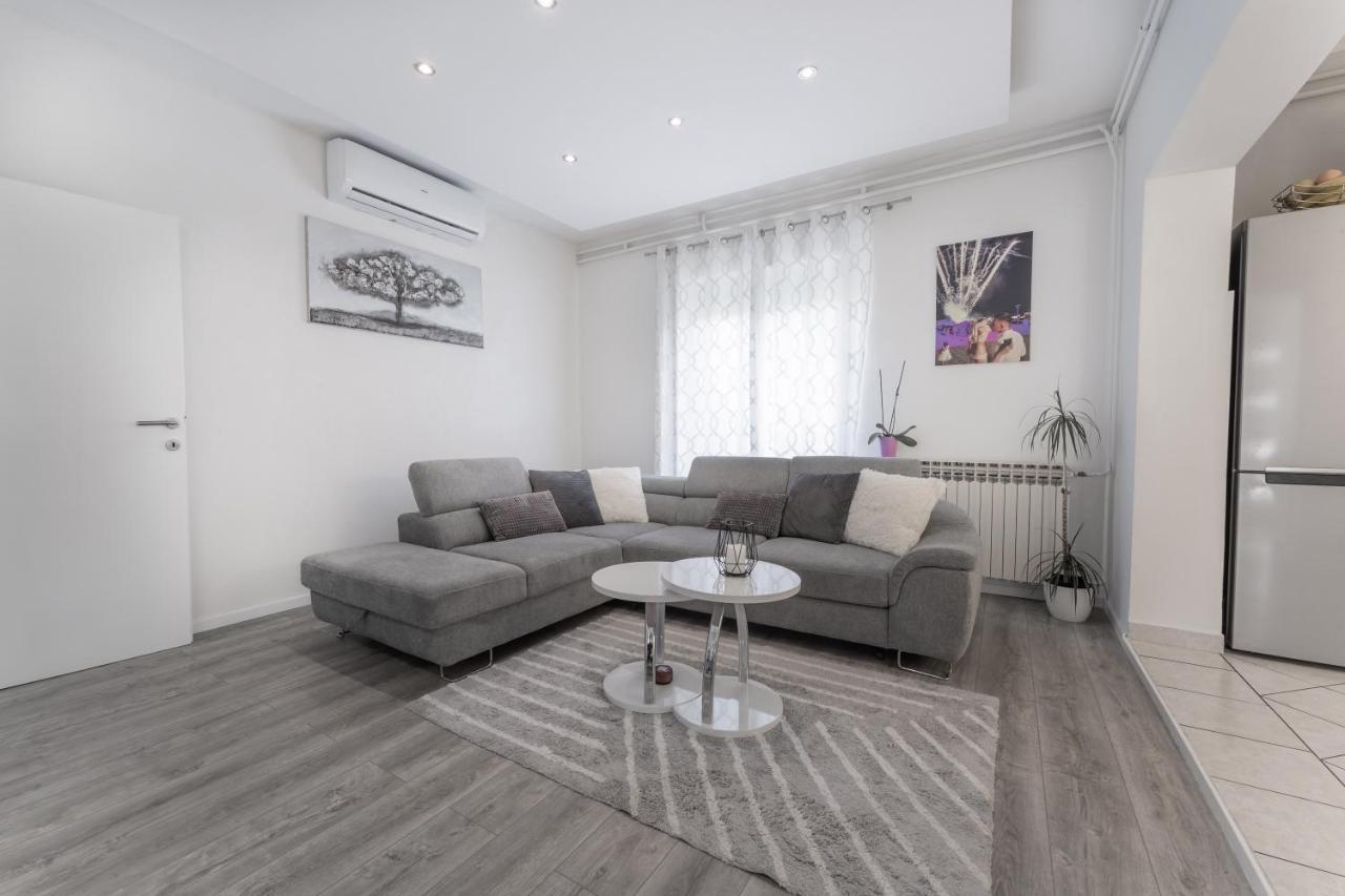 Apartman Lana Vidikovac ซาดาร์ ภายนอก รูปภาพ