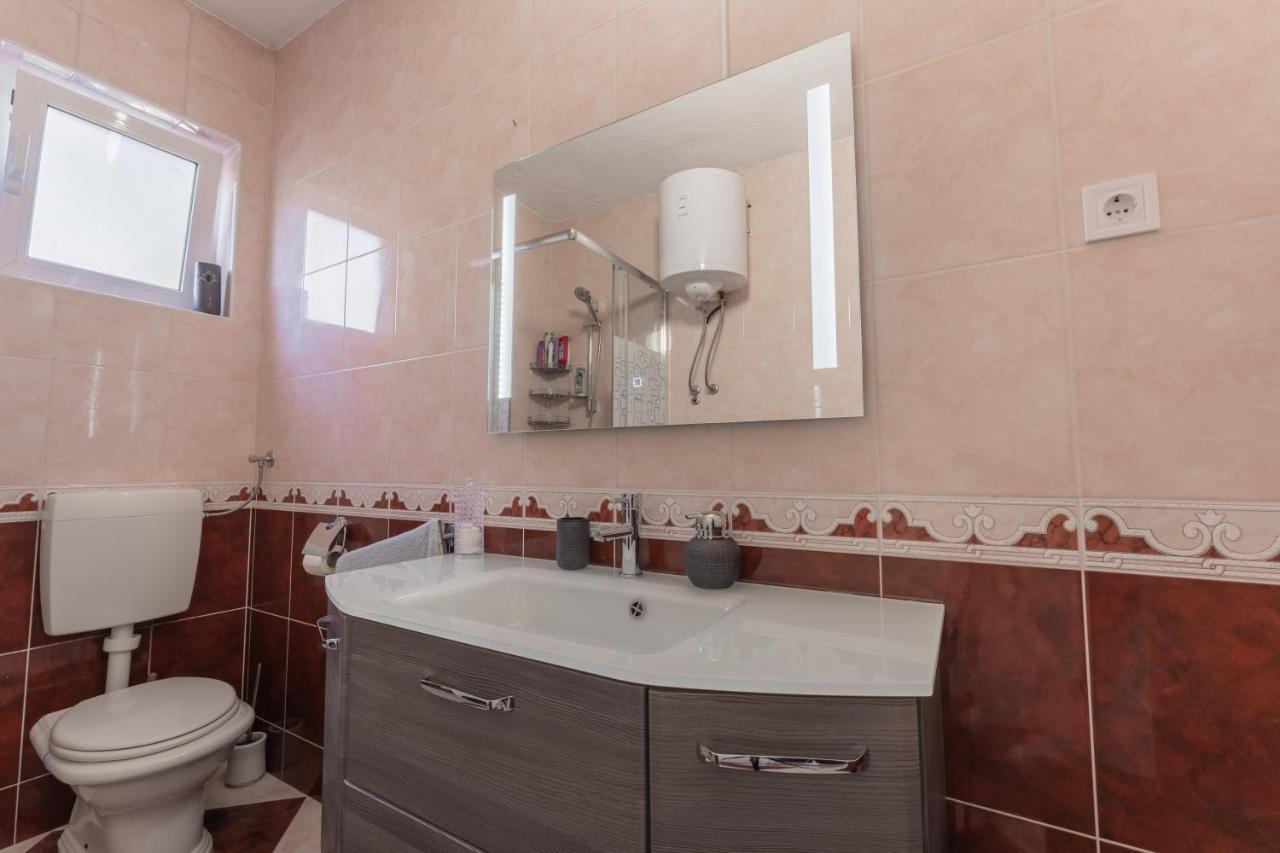 Apartman Lana Vidikovac ซาดาร์ ภายนอก รูปภาพ